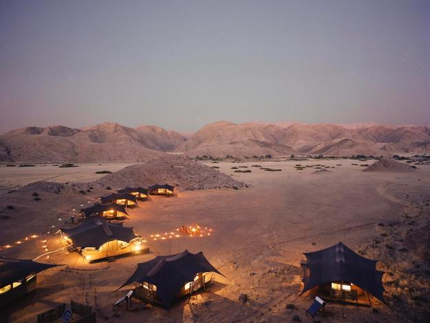 Sonnenuntergang im Hoanib Valley Camp in Namibia.
