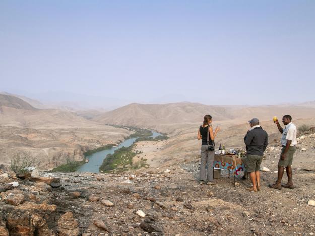 Picknick mit Blick auf den Kunene River.