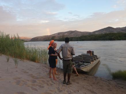 Bootsafari auf dem Kunene in Namibia.