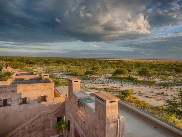 Das Onguma The Fort liegt in der Nähe des Etoshaparks in Namibia.