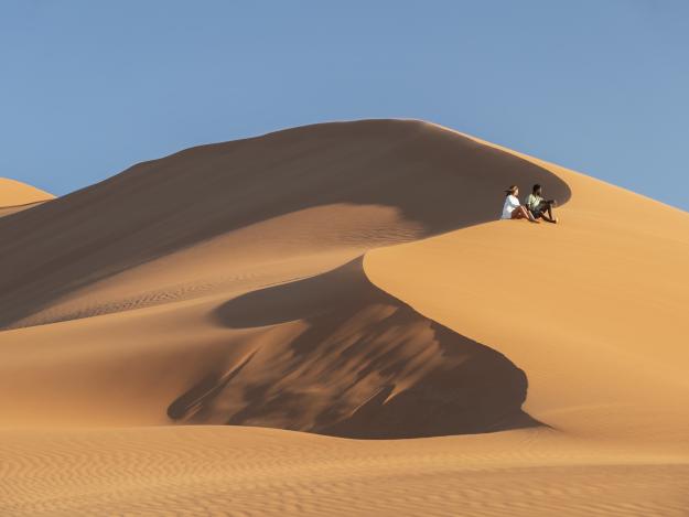 Rote Sanddünen im Sossusvlei – eindrucksvolle Landschaft bei der Namibia Flugsafari